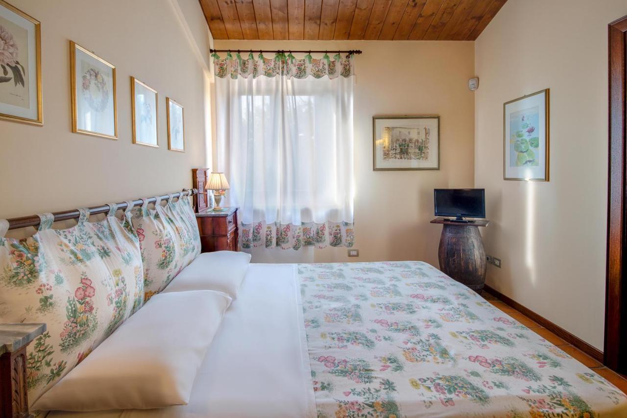 Agriturismo Le Castella Bed & Breakfast Potenza Picena Bagian luar foto